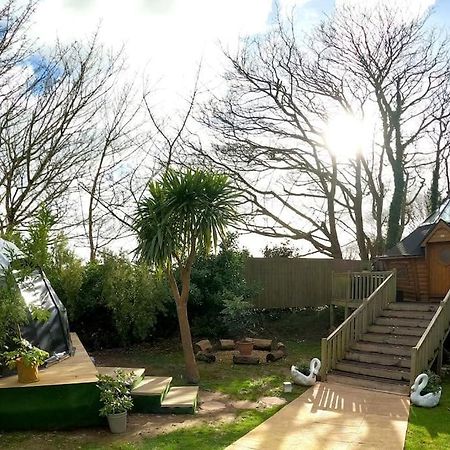 Romantic Treehouse With Hot Tub & Bbq Lodge Praze an Beeble Exterior photo